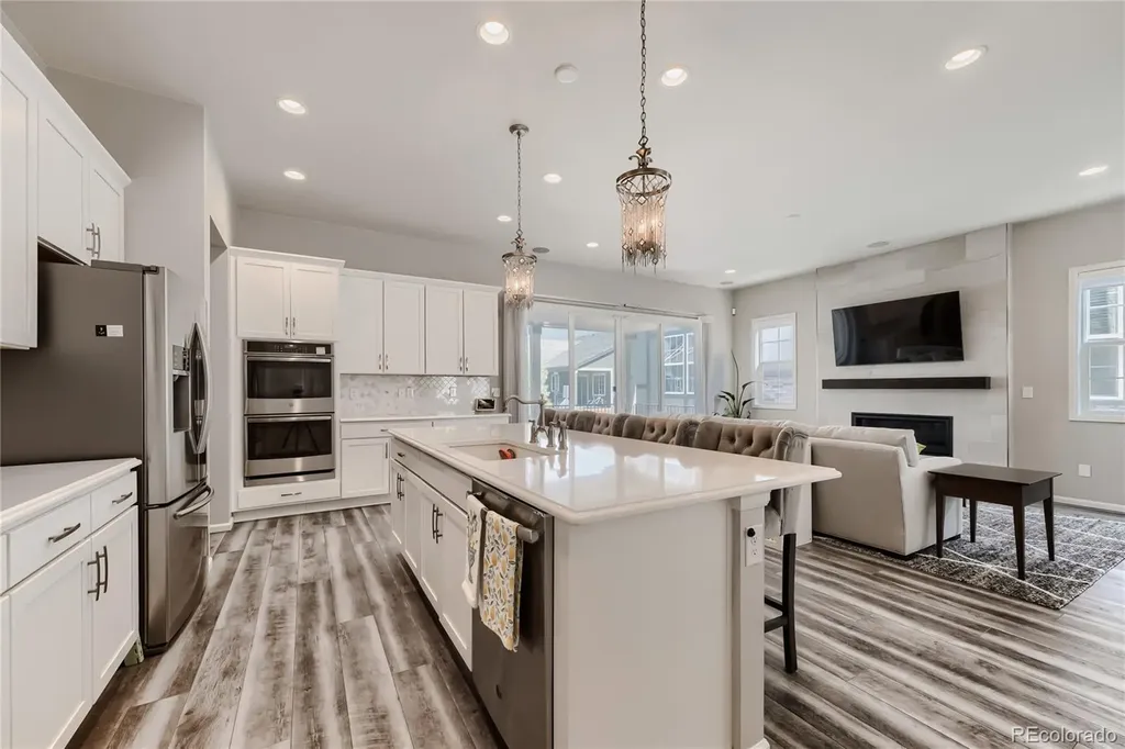 6421 Village Ln Lane Centennial CO 80111