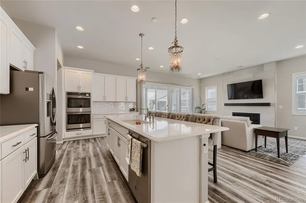 6421 Village Ln Lane Centennial CO 80111