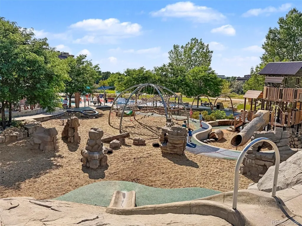 6421 Village Lane Centennial CO 80111