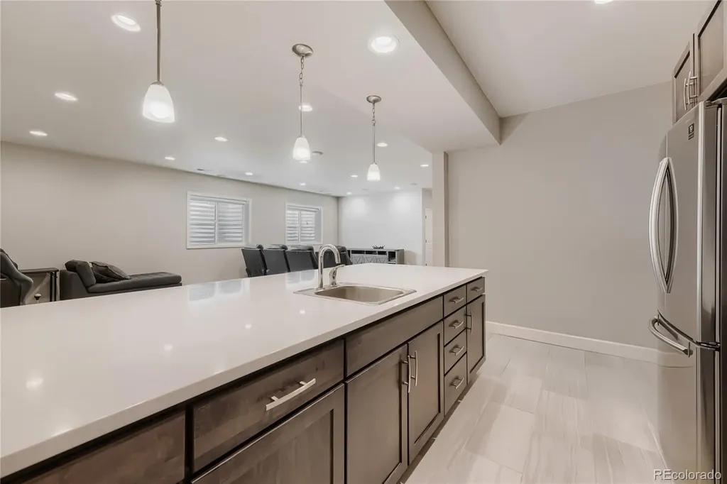 6421 Village Ln Lane Centennial CO 80111