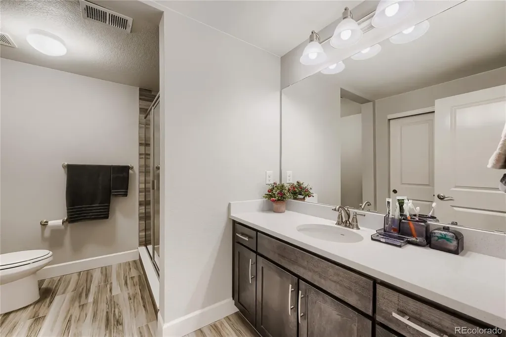 6421 Village Ln Lane Centennial CO 80111