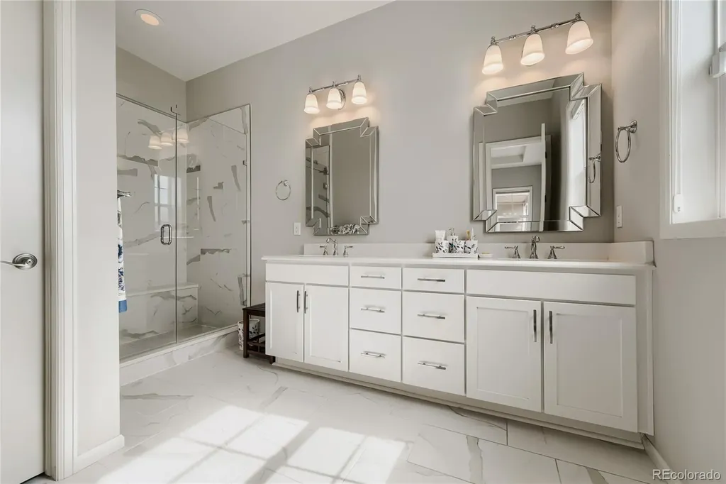 6421 Village Ln Lane Centennial CO 80111