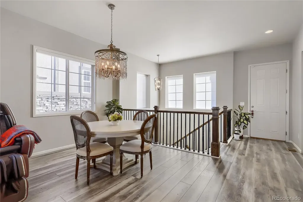 6421 Village Ln Lane Centennial CO 80111