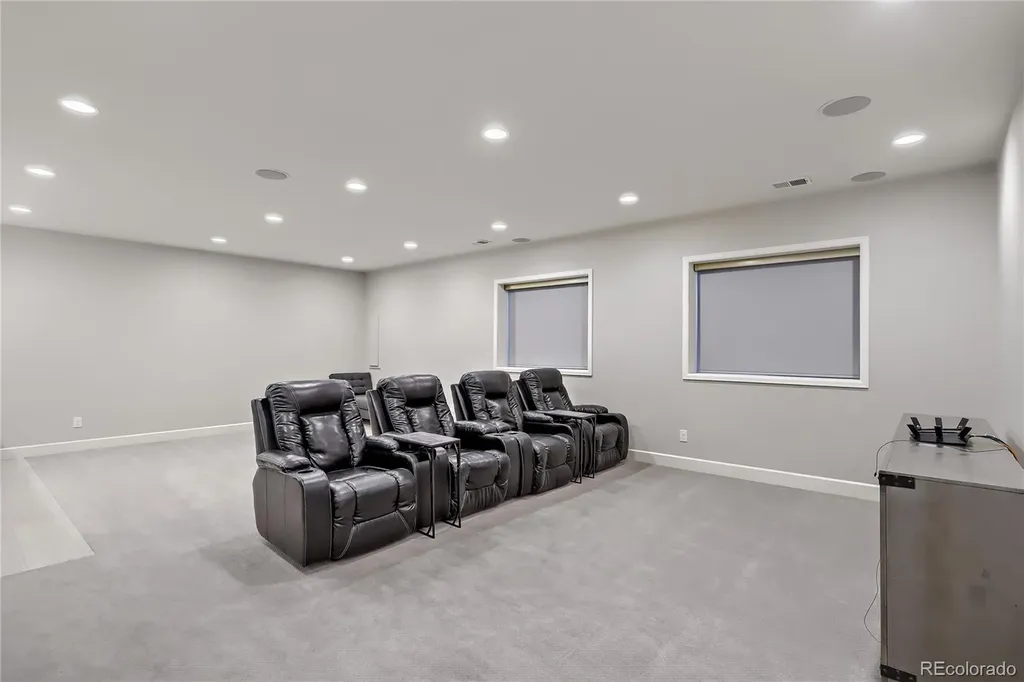 6421 Village Ln Lane Centennial CO 80111