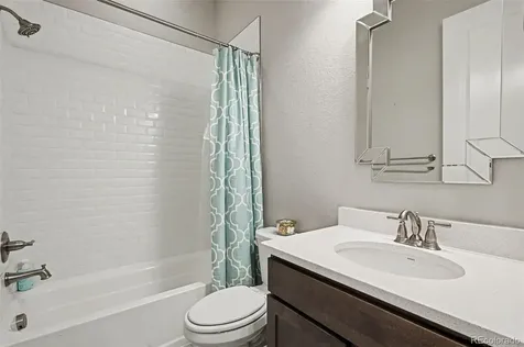 6421 Village Lane Centennial CO 80111