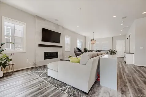 6421 Village Ln Lane Centennial CO 80111