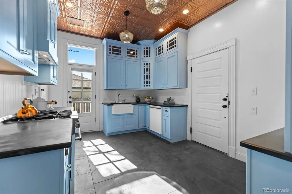1389 Stuart Street Denver CO 80204