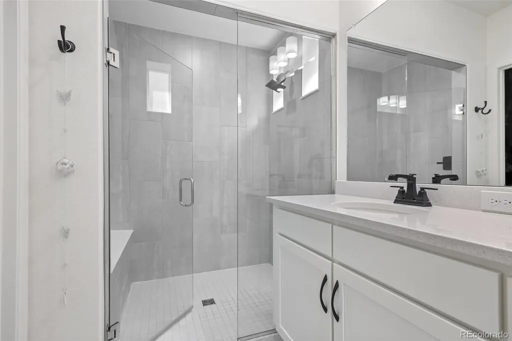 5037 N Quemoy Street Aurora CO 80019