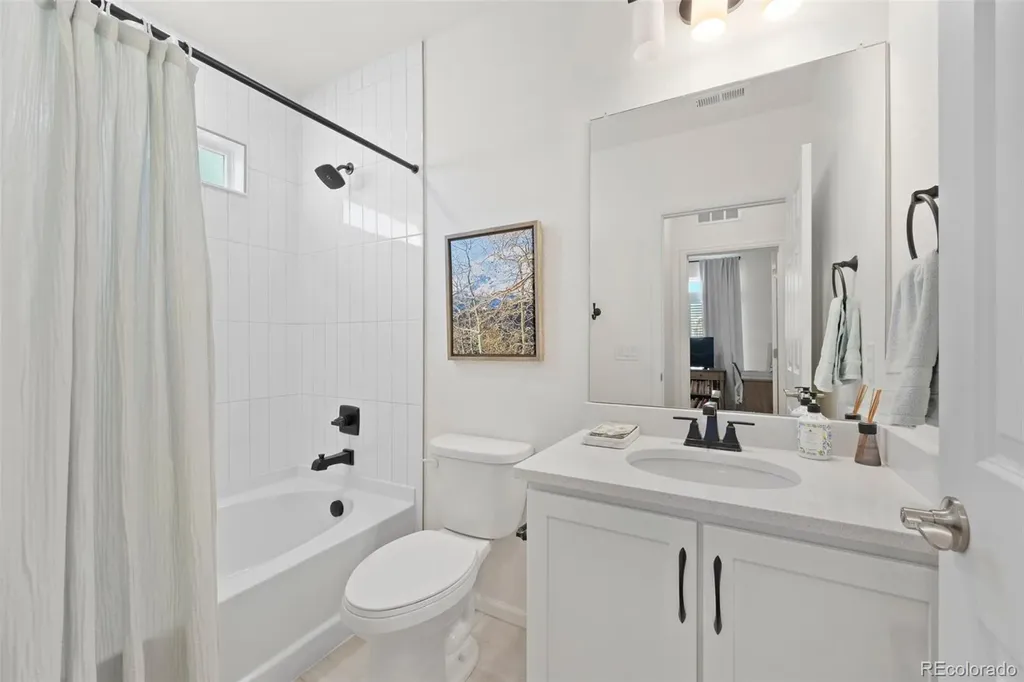 5037 N Quemoy Street Aurora CO 80019