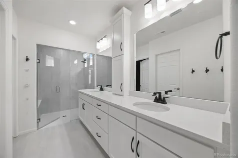 5037 N Quemoy Street Aurora CO 80019