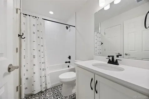 5037 N Quemoy Street Aurora CO 80019