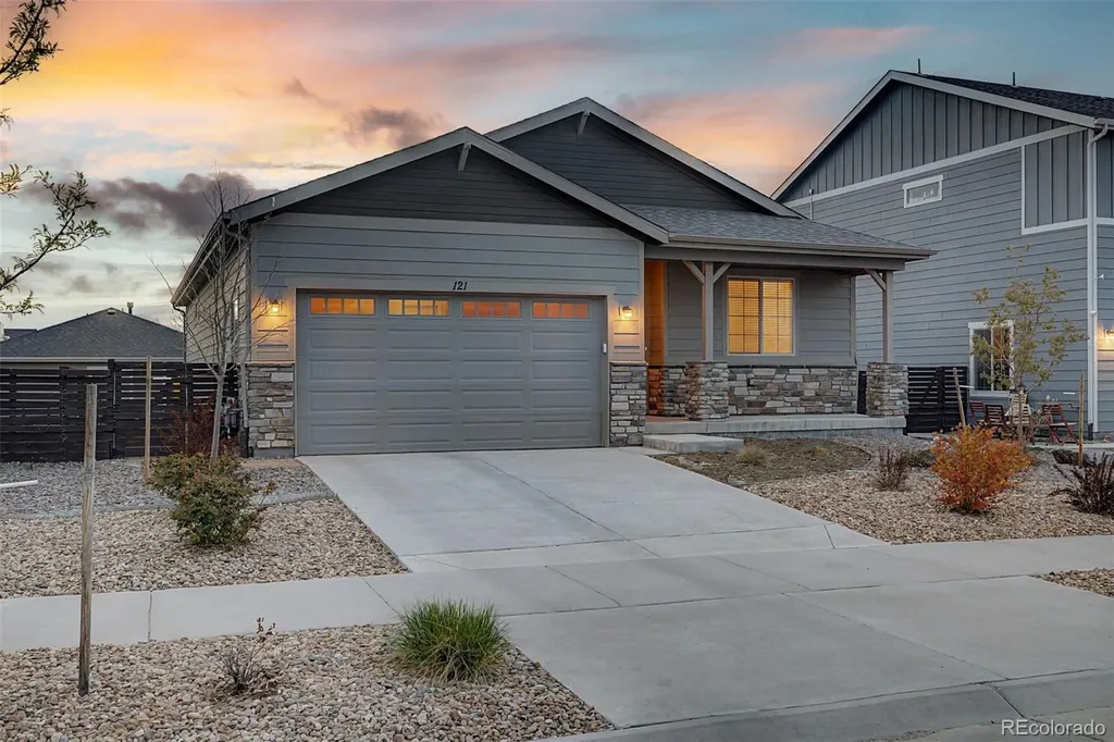 121 S Vandriver Way Aurora CO 80018