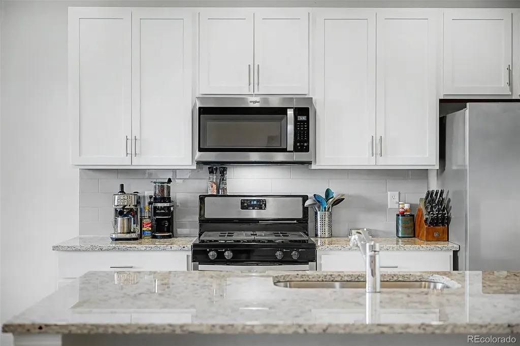 121 S Vandriver Way Aurora CO 80018