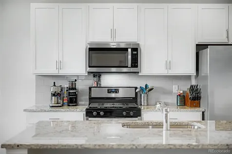 121 S Vandriver Way Aurora CO 80018