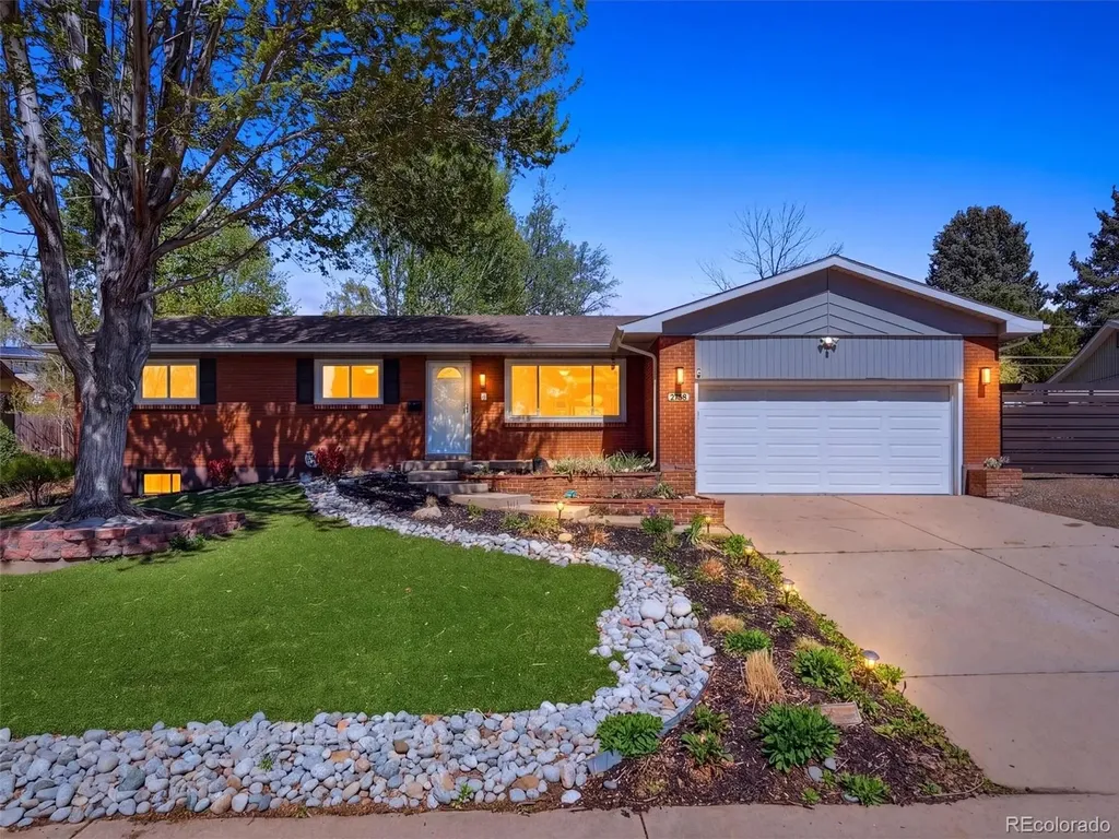 2758 S Ingalls Way Denver CO 80227