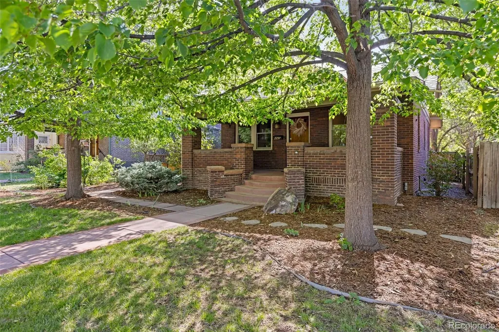 2257 Ivanhoe Street Denver CO 80207
