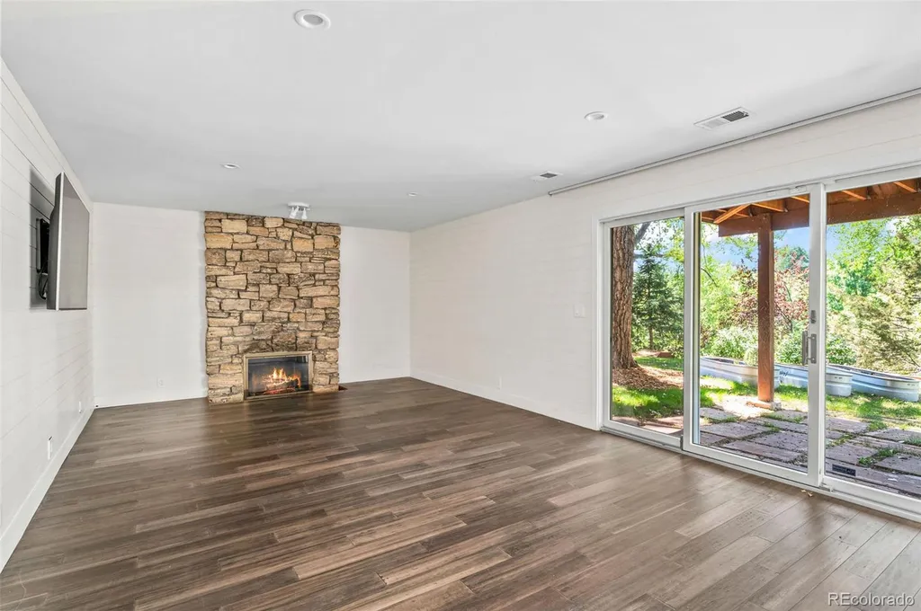 2434 Park Lane Littleton CO 80120