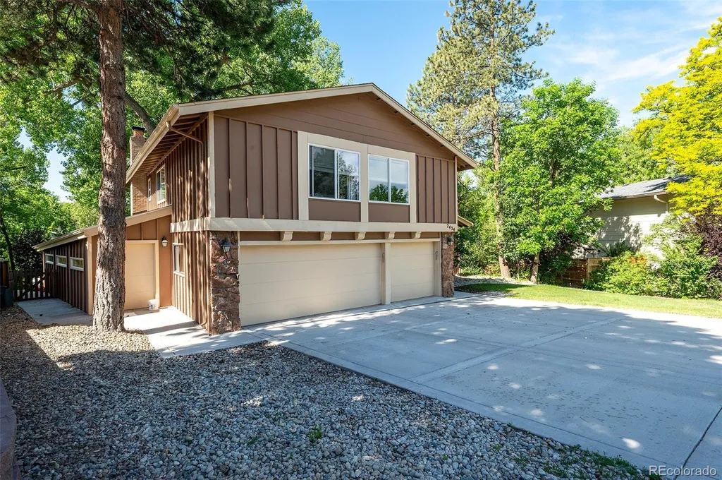 2434 Park Lane Littleton CO 80120