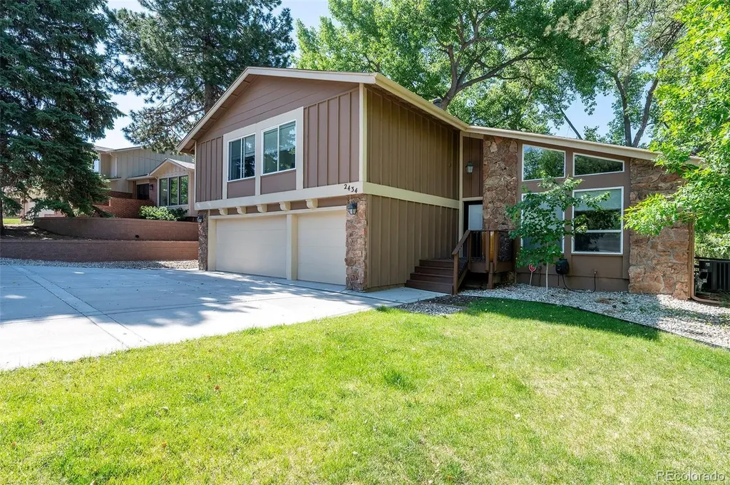 2434 Park Lane Littleton CO 80120