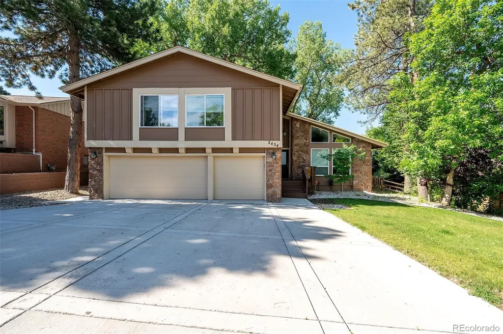 2434 Park Lane Littleton CO 80120