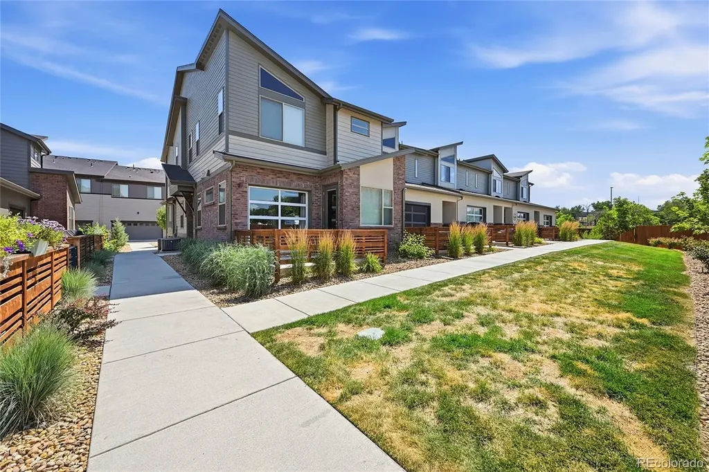 4045 S Teller Street Denver CO 80235