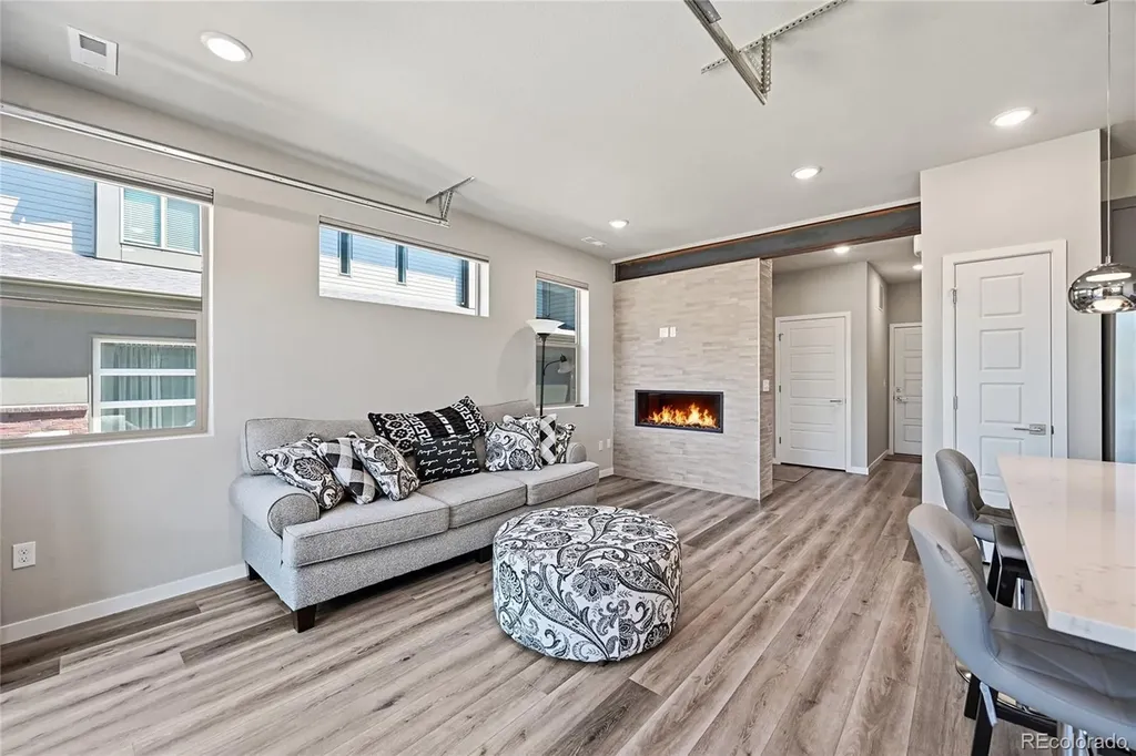 4045 S Teller Street Denver CO 80235