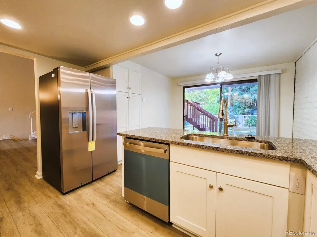 4640 S Akron Street Englewood CO 80111