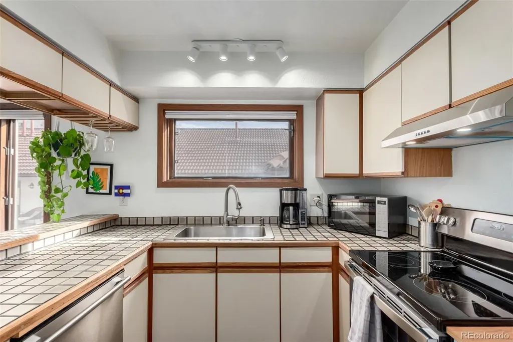 704 N Pearl Street Denver CO 80203