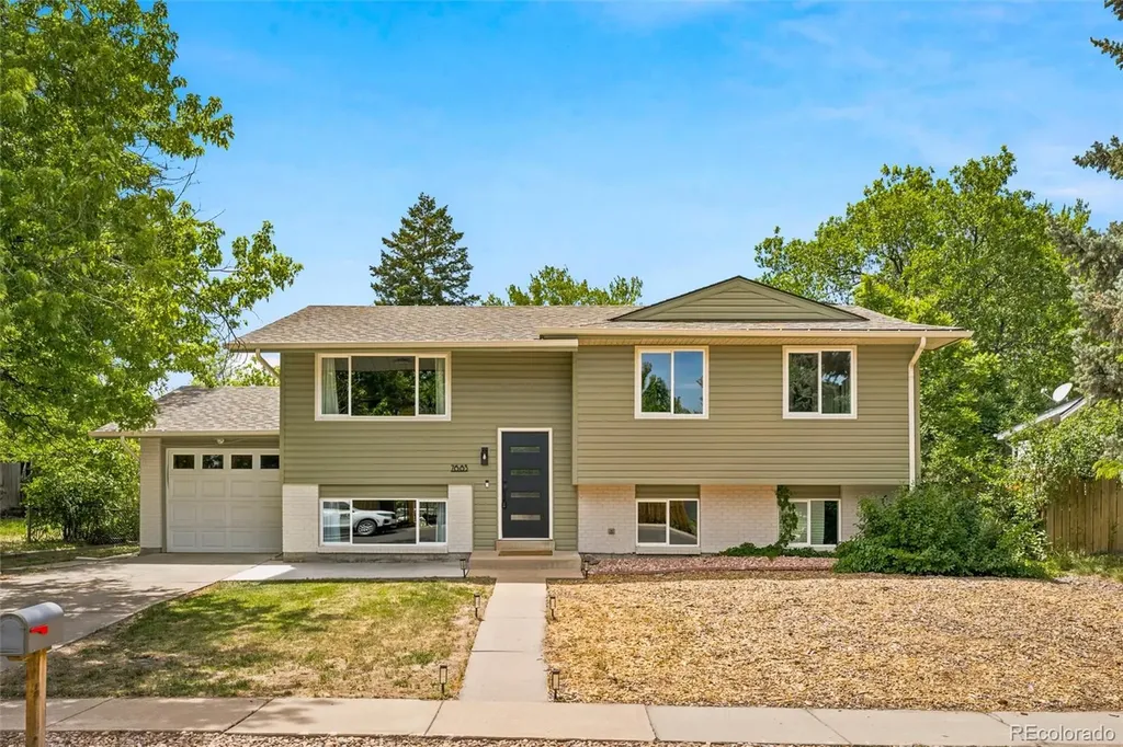 7683 S Vine Street Centennial CO 80122