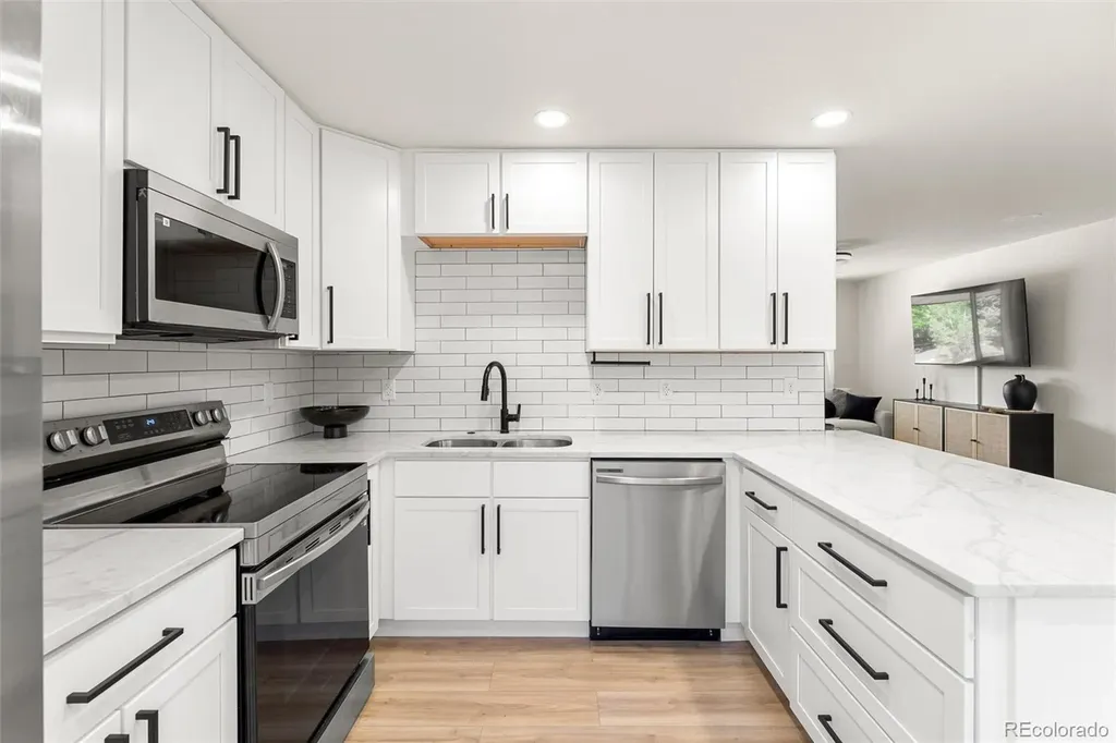 7683 S Vine Street Centennial CO 80122