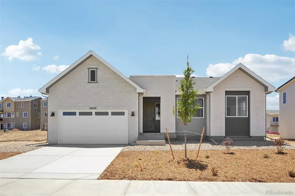 24406 E 35th Drive Aurora CO 80019