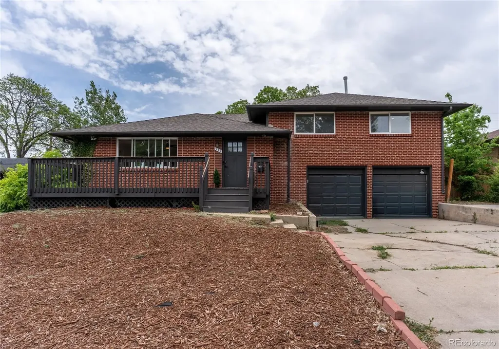 532 Galena Street Aurora CO 80010
