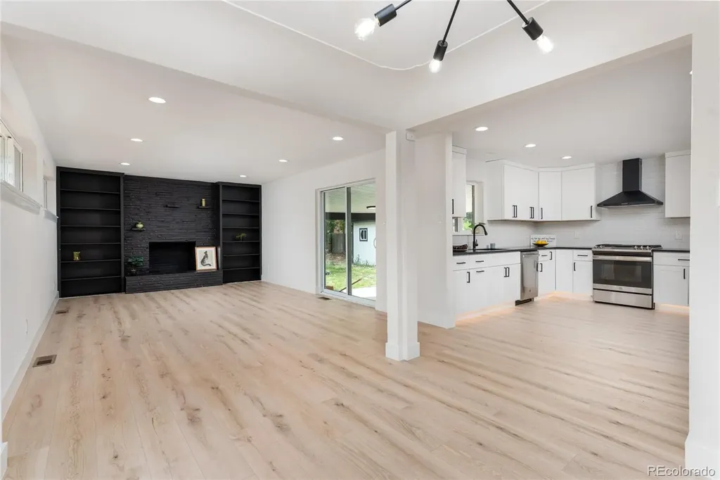 532 Galena Street Aurora CO 80010