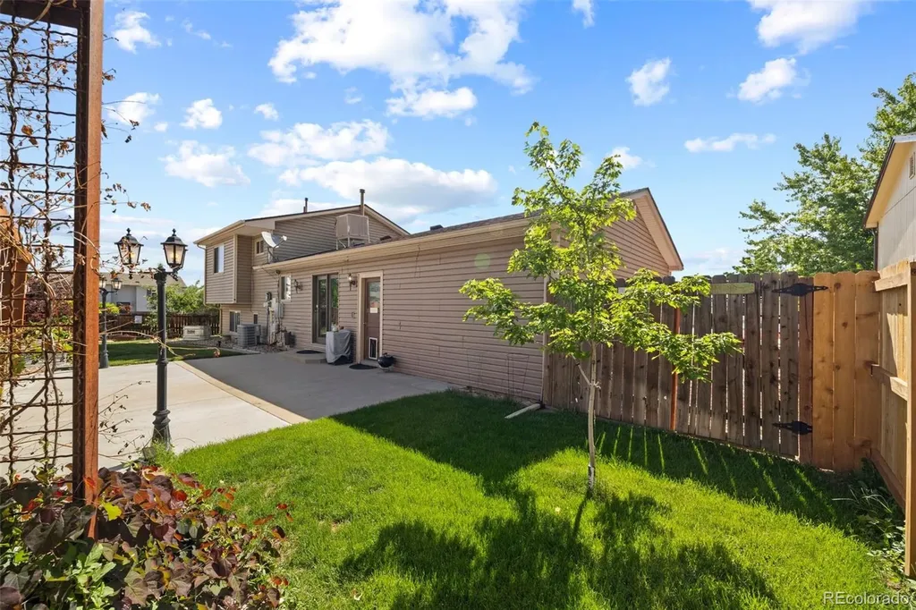 10429 Owens Circle Broomfield CO 80021