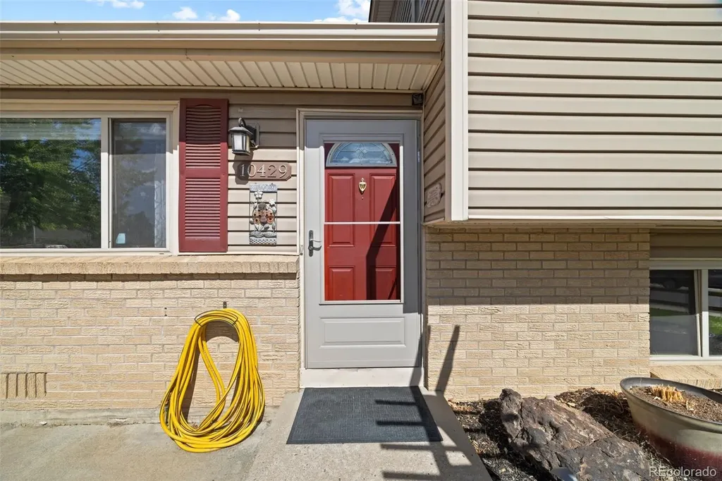10429 Owens Circle Broomfield CO 80021