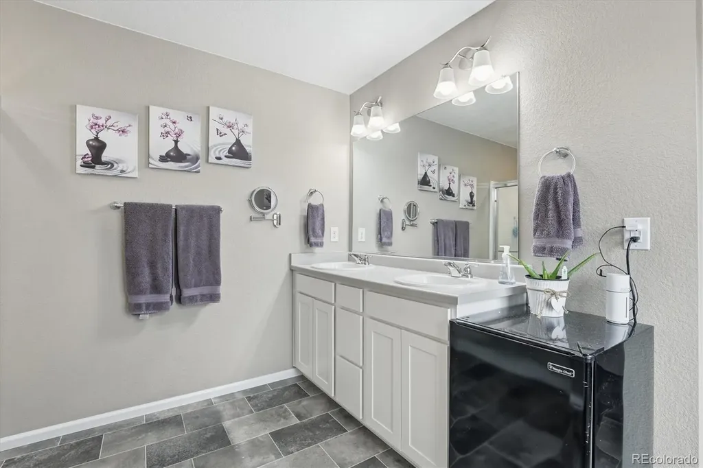 6047 N Halifax Court Aurora CO 80019