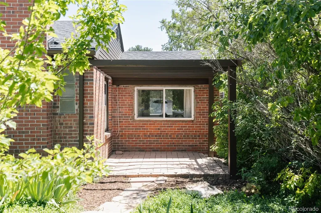 2822 N Adams Street Denver CO 80205