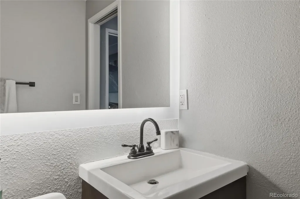 14087 E Jewell Avenue Aurora CO 80012