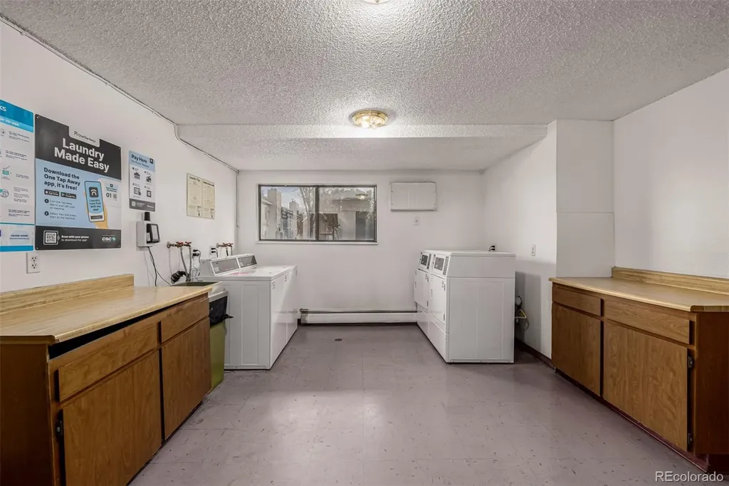 381 S Ames Street Lakewood CO 80226