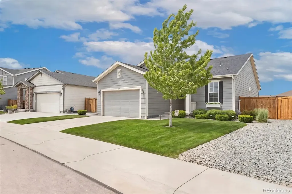 855 N Waterloo Circle Aurora CO 80018