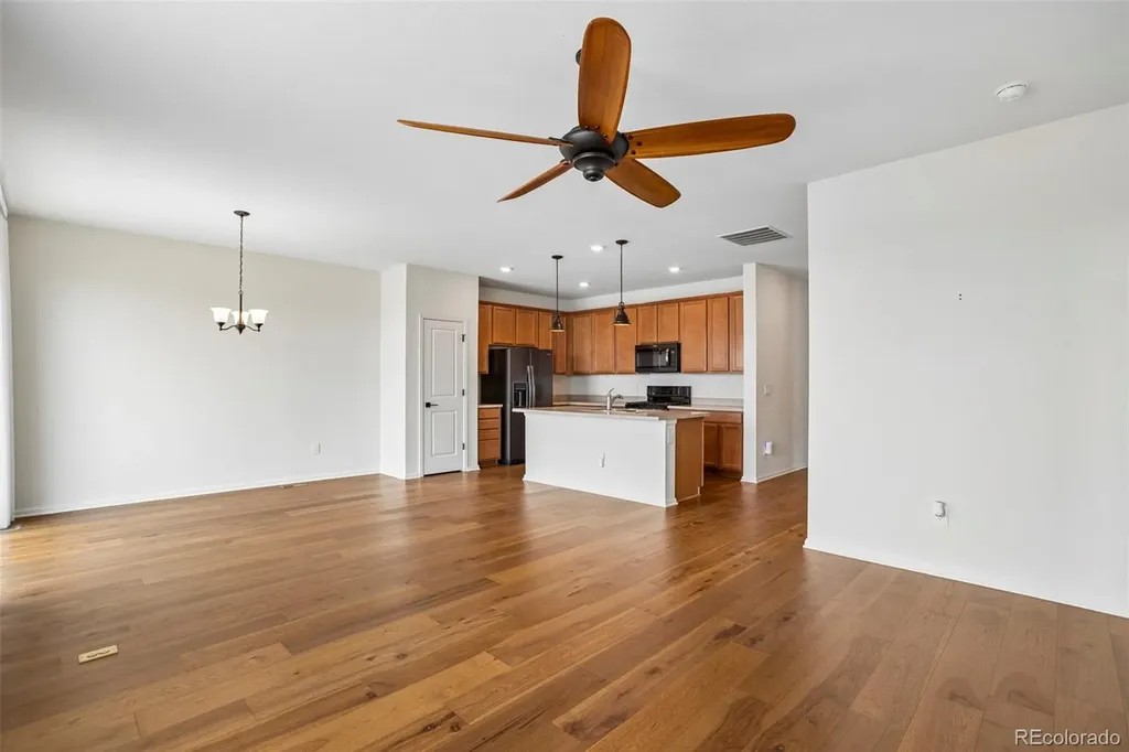 855 N Waterloo Circle Aurora CO 80018