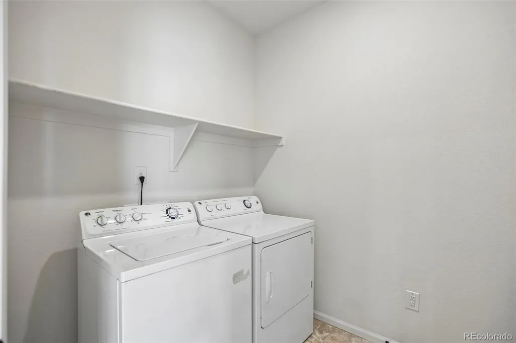 855 N Waterloo Circle Aurora CO 80018