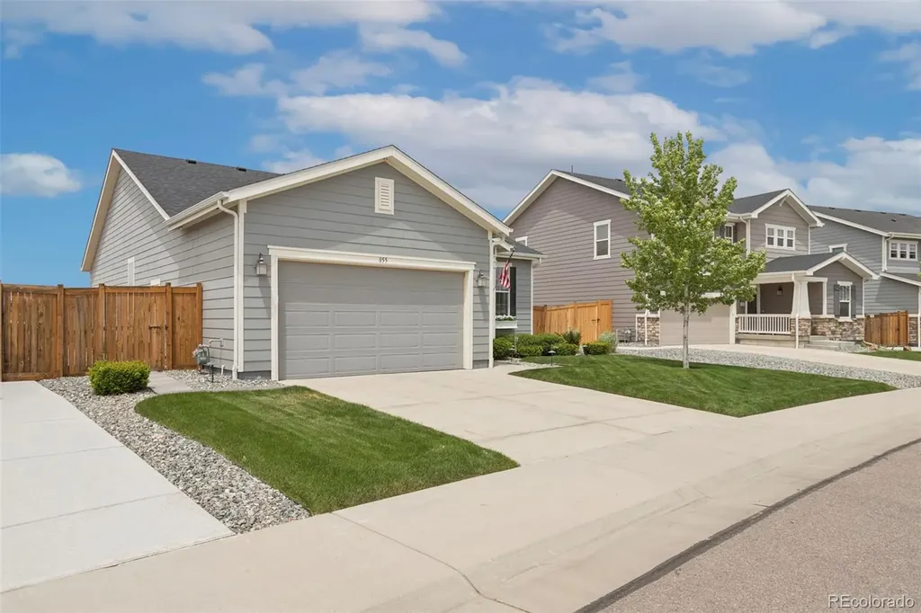 855 N Waterloo Circle Aurora CO 80018