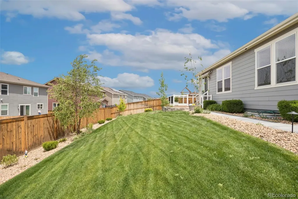 855 N Waterloo Circle Aurora CO 80018