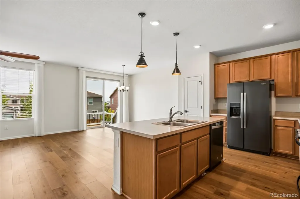 855 N Waterloo Circle Aurora CO 80018