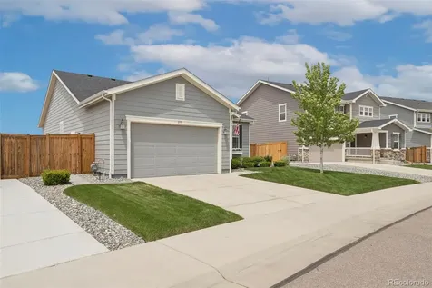855 N Waterloo Circle Aurora CO 80018