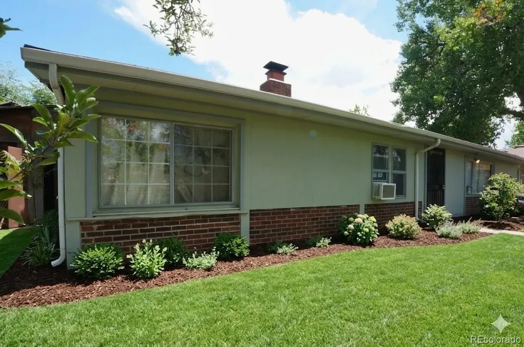 1180 W Stanford Drive Englewood CO 80110