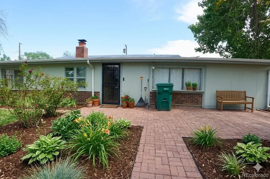 1180 W Stanford Drive Englewood CO 80110