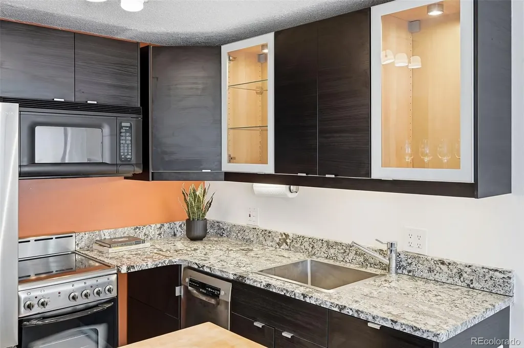 799 Dahlia Street Denver CO 80220
