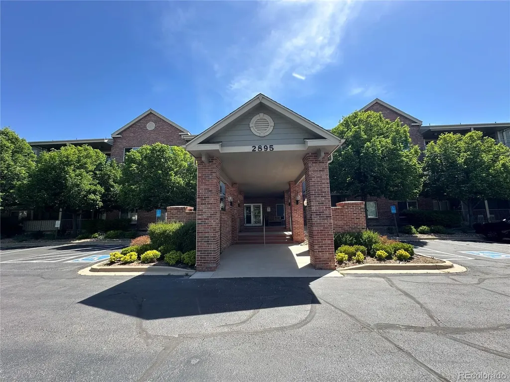 2895 W Riverwalk Circle Littleton CO 80123
